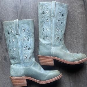 Vintage Women's Frye, Sage/Olive colored  Floral Cut Out Cowboy Western -size 8